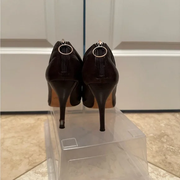 Max Studio Brown Leather Open Toe Heels, Zipper in the back - Picture 3 of 7
